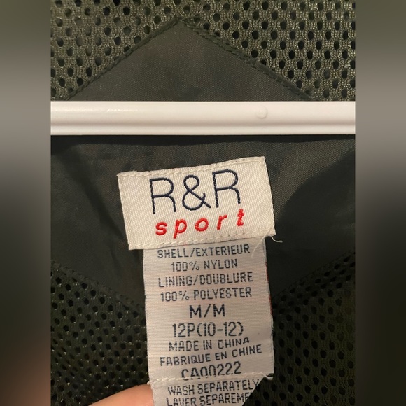 Green medium r&r windbreaker/rain jacket in great condition - Picture 3 of 6